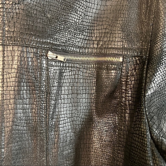I.E. Black Leather Moto Jacket. Zip front, snap neck, no size tag. EUC see disc - Picture 5 of 10